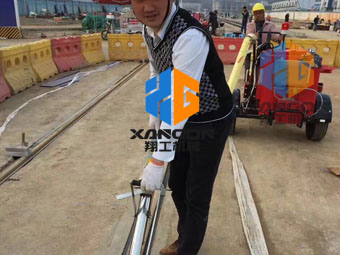 路面灌縫施工，選翔工機(jī)械瀝青灌縫機(jī)
